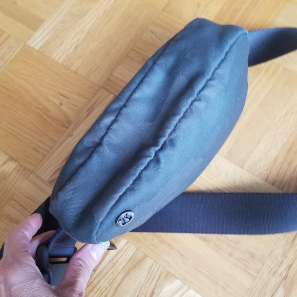 Lululemon OG everywhere belt bag fanny pack camo crossbody - Picture 6 of 14